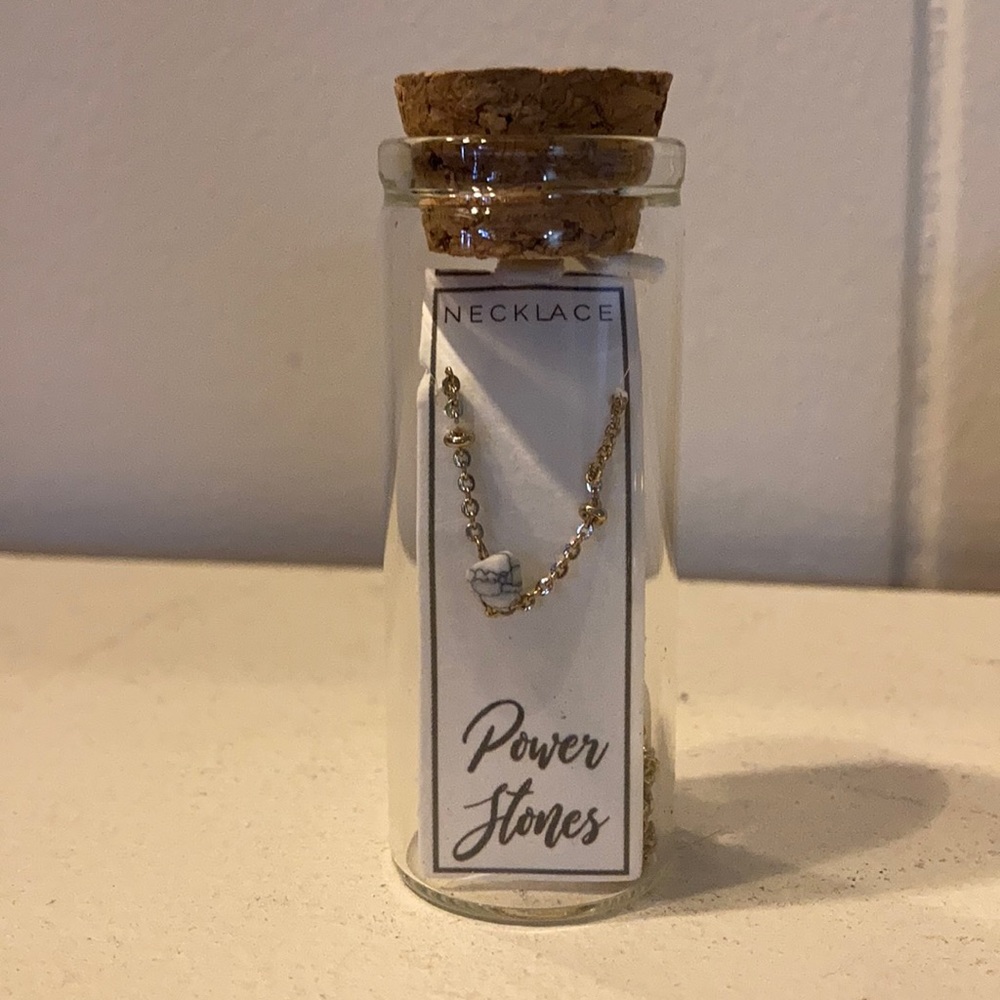 ⚜️Francescas Power Stone Howlite Necklace! NWT!